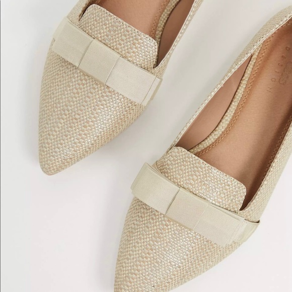 Brand New Never Worn Size 9 Wide Shoe - Picture 3 of 4